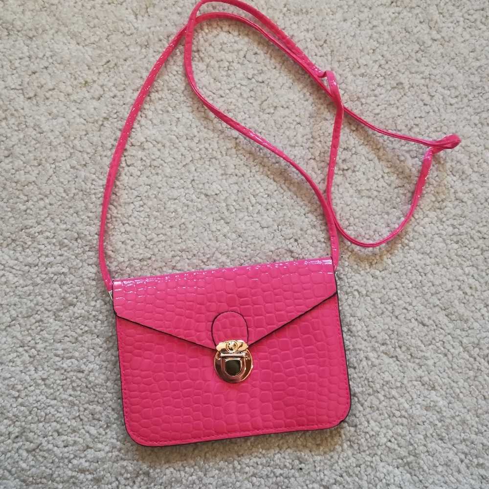 Small over the shoulder textured pink purse